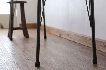 アンティーク家具　☆アンテイーク　古い木の鉄脚テーブル(作業台)