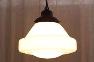 アンティーク　レトロなデザイン大振りな吊り下げ照明(電笠)