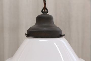 アンティーク　レトロなデザイン大振りな吊り下げ照明(電笠)
