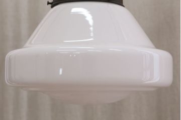 アンティーク　レトロなデザイン大振りな吊り下げ照明(電笠)
