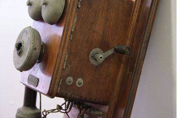アンティーク雑貨　アンティーク　戦前!日本電気製・壁掛け電話機(ジャンク品)
