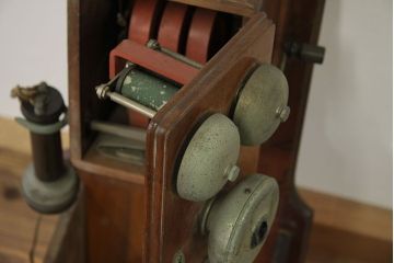 アンティーク雑貨　アンティーク　戦前!日本電気製・壁掛け電話機(ジャンク品)