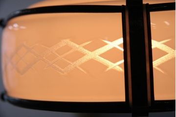 アンティーク　古いお家の切子細工の乳白ガラス吊り下げ照明?