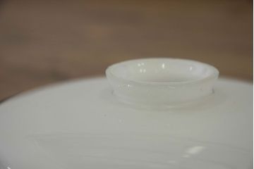 アンティーク　古いお家の切子細工の乳白ガラス吊り下げ照明?