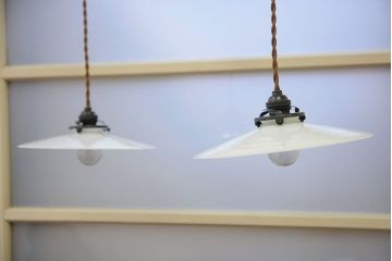 古い乳白平笠ガラス照明2点セット