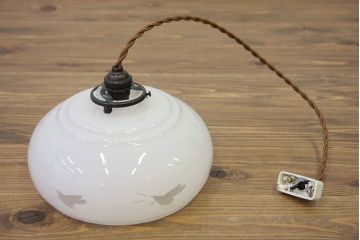 かわいいレトロな乳白ガラス照明(電笠ミルクガラス吊り下げ照明)