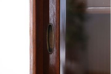 昭和レトロ　極上美品!前面桑材(張り)の上質な二段重ね茶箪笥