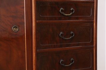 昭和レトロ　極上美品!前面桑材(張り)の上質な二段重ね茶箪笥