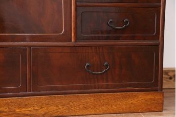 昭和レトロ　極上美品!前面桑材(張り)の上質な二段重ね茶箪笥