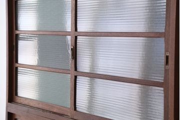 アンティーク家具　アンティーク　古いナラ材の銀モールガラス二段重ね収納棚(食器棚)
