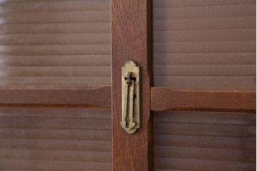 アンティーク家具　アンティーク　古いナラ材の銀モールガラス二段重ね収納棚(食器棚)