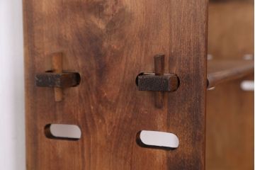 アンティーク家具　アンティーク　古い木の重厚な本棚(飾り棚)