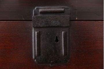 アンティーク家具　古民具・骨董　モダンデザインの大きな収納箪笥(水屋箪笥)