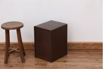 レトロ家具　アンティーク　古い木のレトロな五段小引き出し
