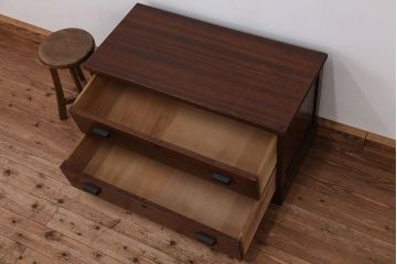 アンティーク家具　アンティーク　古い木のシンプルなローチェスト(ローボード)