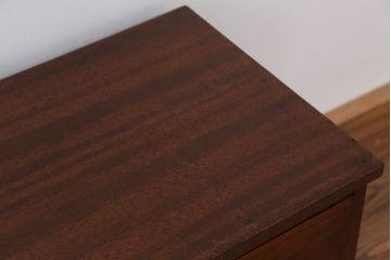 アンティーク家具　アンティーク　古い木のシンプルなローチェスト(ローボード)