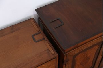 アンティーク家具　アンティーク　最高級!古いナラ材の象嵌入りチェスト(タンス・収納棚・ワードローブ)