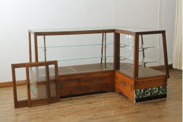 アンティーク家具　◆アンティーク　特注タイル貼りのR型台形ガラスケース(曲げガラス、L型ガラスケース、Rガラス、店舗什器、陳列棚)