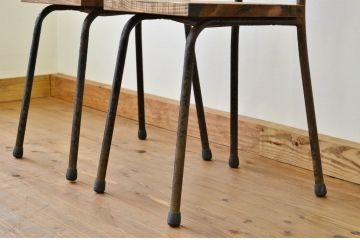 アンティーク家具　鉄脚のシンプルなイス(椅子)2脚セット1