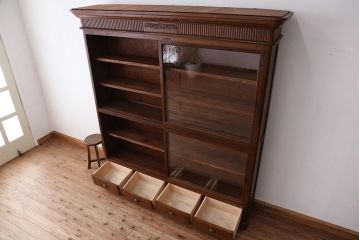 アンティーク家具　アンティーク　古いナラ材の上質な収納棚(ガラスケース・飾り棚)
