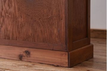アンティーク家具　アンティーク　古いナラ材の上質な収納棚(ガラスケース・飾り棚)