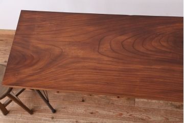 アンティーク家具　☆アンテイーク　古い木の鉄脚テーブル(ケヤキ一枚板)