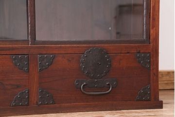 アンティーク家具　古民具・骨董　古いお家の金具の立派な収納棚(時代箪笥)