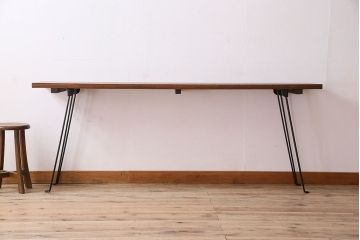 アンティーク家具　和製アンティーク　天板一枚板　古い木のシンプルな鉄脚テーブル