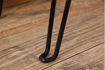 アンティーク家具　和製アンティーク　天板一枚板　古い木のシンプルな鉄脚テーブル