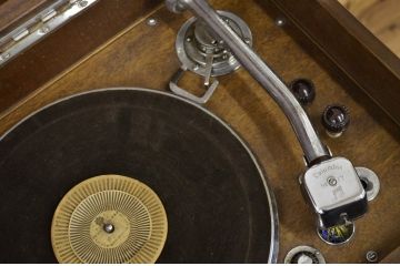 アンティーク雑貨　ジャンク品!古いコロンビア(columbia)蓄音機No.301