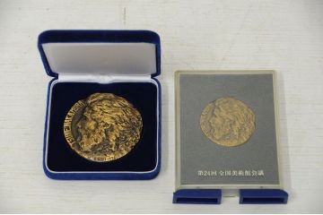 アンティーク雑貨　○堀進二作・中村彝ブロンズレリーフ2点(メダル)