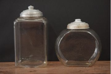 アンティーク雑貨　古い駄菓子屋のガラス瓶(ビン)2個セット