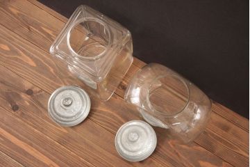 アンティーク雑貨　古い駄菓子屋のガラス瓶(ビン)2個セット