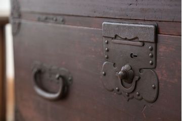 アンティーク家具　古民具・骨董　時代箪笥鉄脚ローボード(ローチェスト)