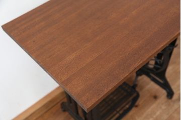 アンティーク　古いミシンのリメイクテーブル(机・作業台)