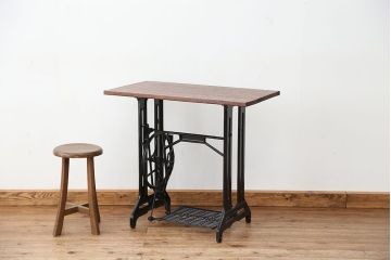 アンティーク　古いミシンのリメイクテーブル