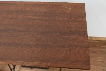 アンティーク　古いミシンのリメイクテーブル?(机・作業台)