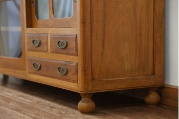 アンティーク家具　アンティーク　素敵なデザイン!古い木の脚付きローボード(収納棚・ローチェスト)