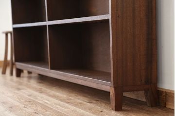 アンティーク家具　アンティーク　古い学校の脚付き本棚(5)(飾り棚・陳列棚)