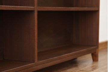 アンティーク家具　アンティーク　古い学校の脚付き本棚(5)(飾り棚・陳列棚)