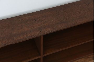 アンティーク家具　アンティーク　古い学校の脚付き本棚?(飾り棚・陳列棚)
