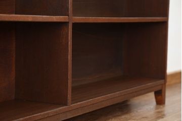 アンティーク家具　アンティーク　古い学校の脚付き本棚(8)(飾り棚・陳列棚)