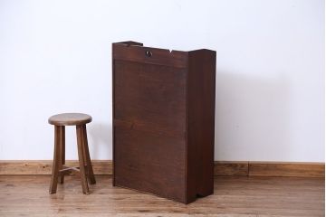 アンティーク家具　アンティーク　古い栓材の小振りな本棚
