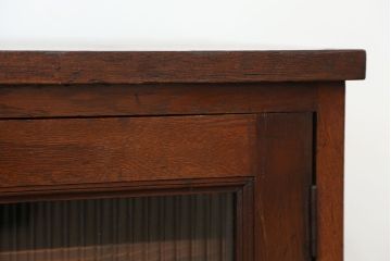 アンティーク家具　アンティーク　素敵なデザイン!古い木のシンプルな脚付きローボード(収納棚)