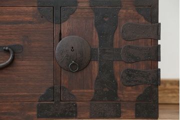 アンティーク家具　☆古民具・骨董　古いお家の二段重ね時代箪笥