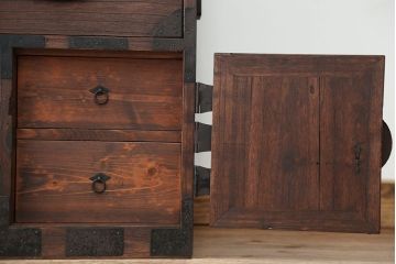アンティーク家具　☆古民具・骨董　古いお家の二段重ね時代箪笥