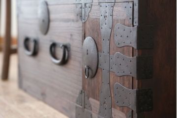 アンティーク家具　☆古民具・骨董　古いお家の二段重ね時代箪笥