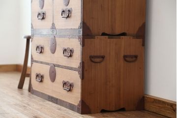 アンティーク家具　大正ロマン　特別注文造り　ケヤキ玉杢縁上質な前桐重ね最上箪笥(桐箪笥、桐たんす)