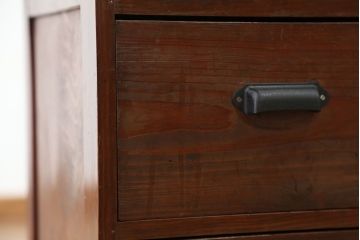 アンティーク家具　アンティーク　古い木の脚付きチェスト(タンス)