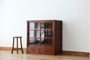 アンティーク家具　アンティーク　古い木の収納棚(飾り棚・食器棚)